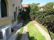VILLA A SCHIERA in VENDITA a MASSA RONCHI di 4 vani