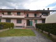 VILLA A SCHIERA in VENDITA a PIETRASANTA MARINA DI...