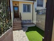 Villa a schiera in vendita a Roma via Pedrengo, 80,...