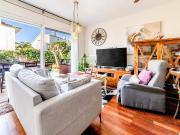 Villa adosado con piscina privada, ubicado en una...