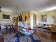 Villa angolare panoramica in residence