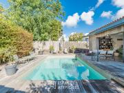 Villa architecturale avec jardin, piscine et garage à...