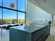 VILLA ARENAL SUNSET · VILLA MODERNA CON VISTAS AL MAR A...