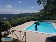 Villa arredata con piscina Lapio