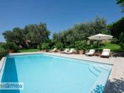 Villa arredata con terrazzo Camaiore paese