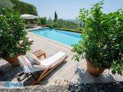 Villa arredata con terrazzo Camaiore paese