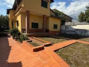 Villa arredata con terrazzo Centro