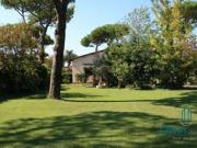 Villa arredata in affitto a Forte dei Marmi