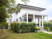 Villa arredata in affitto, Forte dei Marmi centro