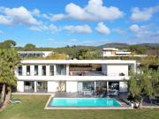 VILLA AU CALME 200M2 GRAND GARAGE PISCINE, A FREJUS TOUR...