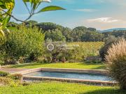 Villa au pied du village avec vue les vignes et sur le...