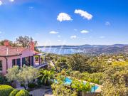 Villa avec 4 chambres, piscine et double vues mers...