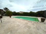 Villa avec garage, piscine. Villa avec garage, piscine.