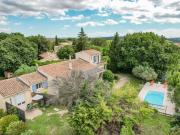Villa avec gite, jardin et piscine à quelques minutes...