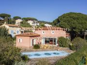 Villa avec jardin et terrasse