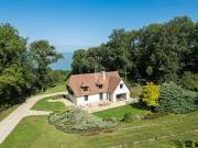 Villa avec jardin et terrasse