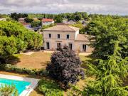 Villa avec jardin et terrasse