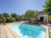 Belle villa avec jardin arboré et piscine