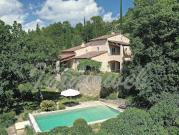 Villa avec piscine et terrasse