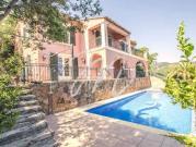 Villa avec piscine et jardin