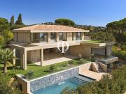 Villa avec piscine en bord de mer