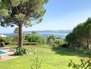 Villa avec piscine en bord de mer