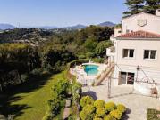 Villa avec piscine et jardin
