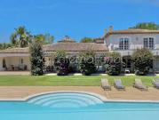 Villa avec piscine et jardin