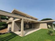 Villa avec piscine et jardin