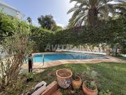 Villa avec piscine à louer à cil
