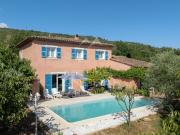 Villa avec piscine, arbres fruiters, oliviers et vue dégagée