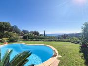Villa avec piscine en bord de mer