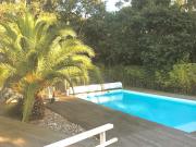 Villa avec piscine en bord de mer