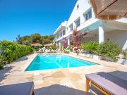 Villa avec piscine en bord de mer