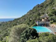 Villa avec piscine en bord de mer