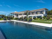 Villa avec piscine en bord de mer