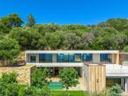 Villa avec piscine en bord de mer