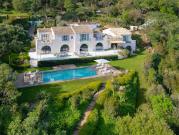 Villa avec piscine en bord de mer