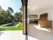 Villa avec piscine en bord de mer