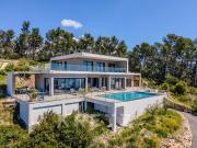 Villa avec piscine en bord de mer