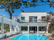 Villa avec piscine en bord de mer