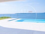Villa avec piscine en bord de mer