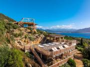 Villa avec piscine en bord de mer