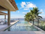 Villa avec piscine en bord de mer