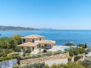 Villa avec piscine en bord de mer