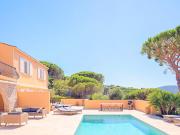 Villa avec piscine en bord de mer