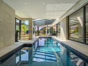 Villa avec piscine en bord de mer