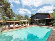 Villa avec piscine en bord de mer