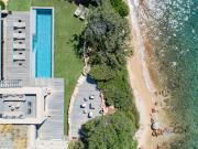 Villa avec piscine en bord de mer