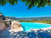 Villa avec piscine en bord de mer